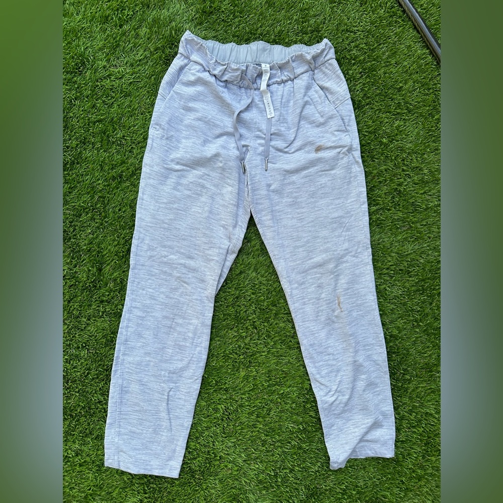 Lululemon On the Fly grey size 4